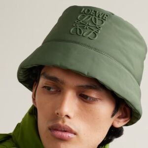 LOEWE NWT NEW green puffer nylon bucket hat 58 cm - current season - $690